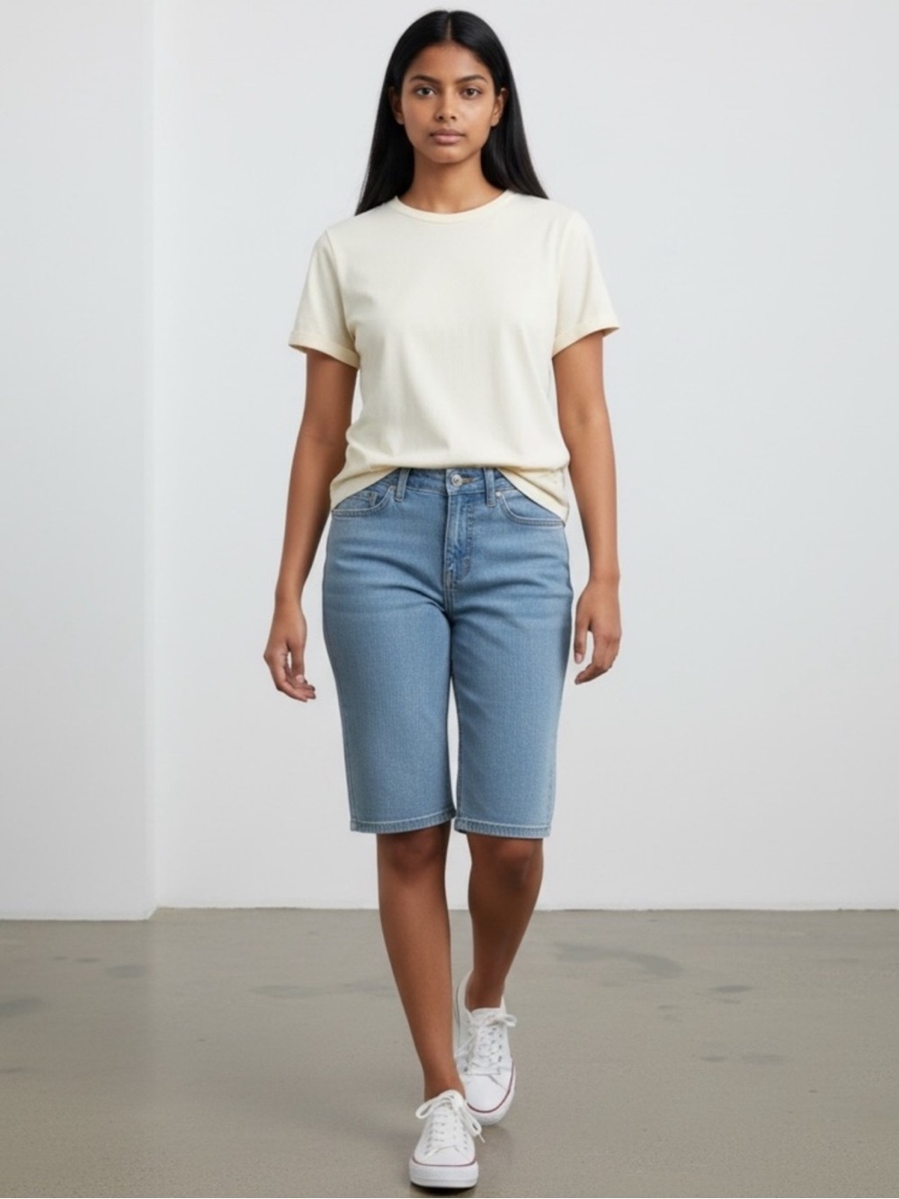 Denim & Co. Light Wash Bermuda Shorts size 4